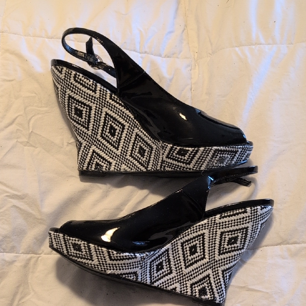 Audrey Brooke Black and White Patterned Wedges